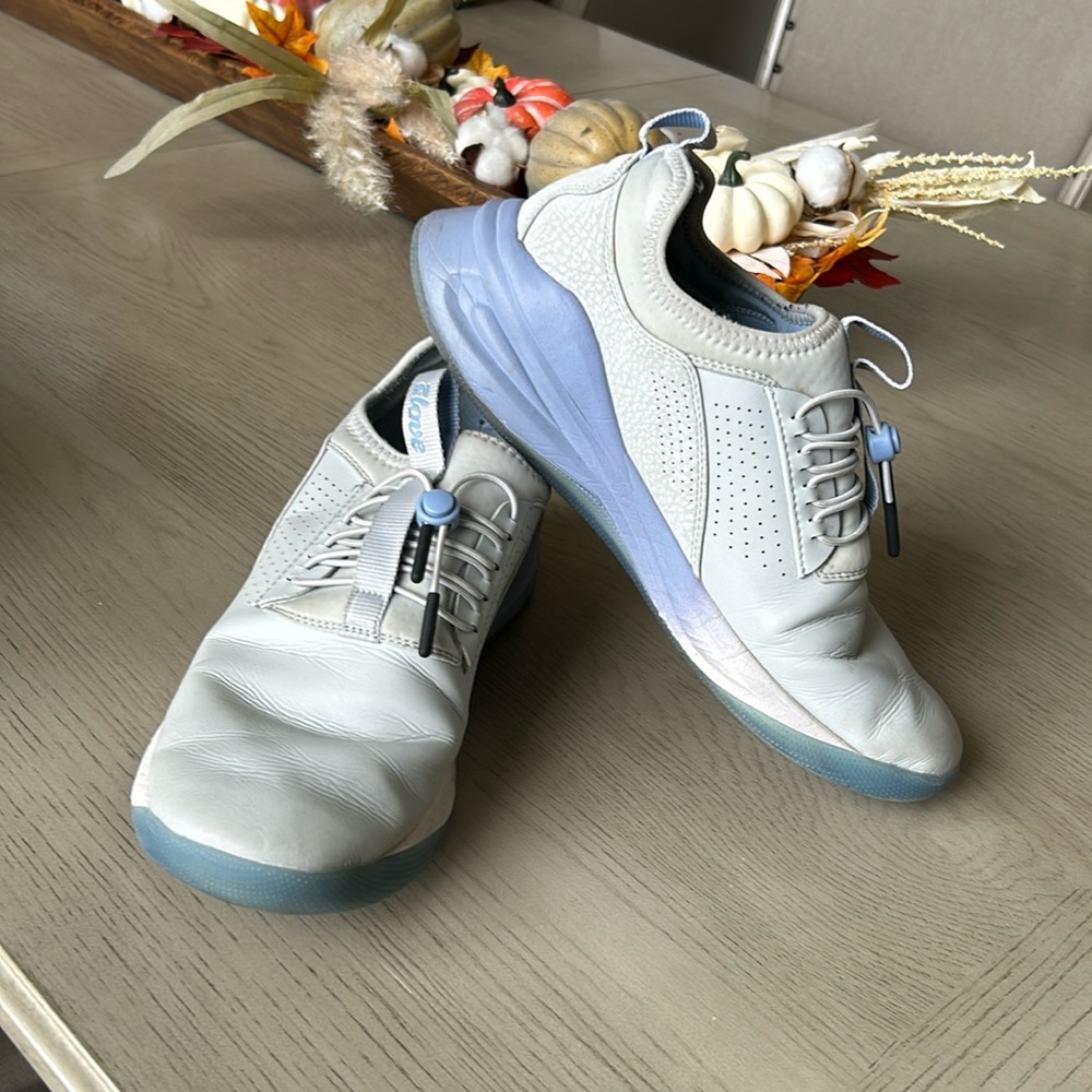 Clove Women's Grey Clove Classic Nursing Shoes Size 10